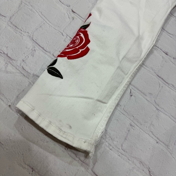 ZARA MAN Men's White Distressed skinny stretch Jeans floral appliqué size 32 GUC - Picture 10 of 15